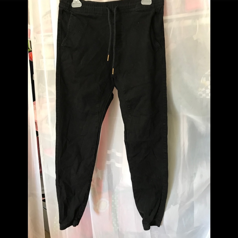 Men’s tillys joggers